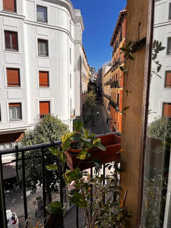 La Casa De La Escritora Hotel Madrid Exterior photo